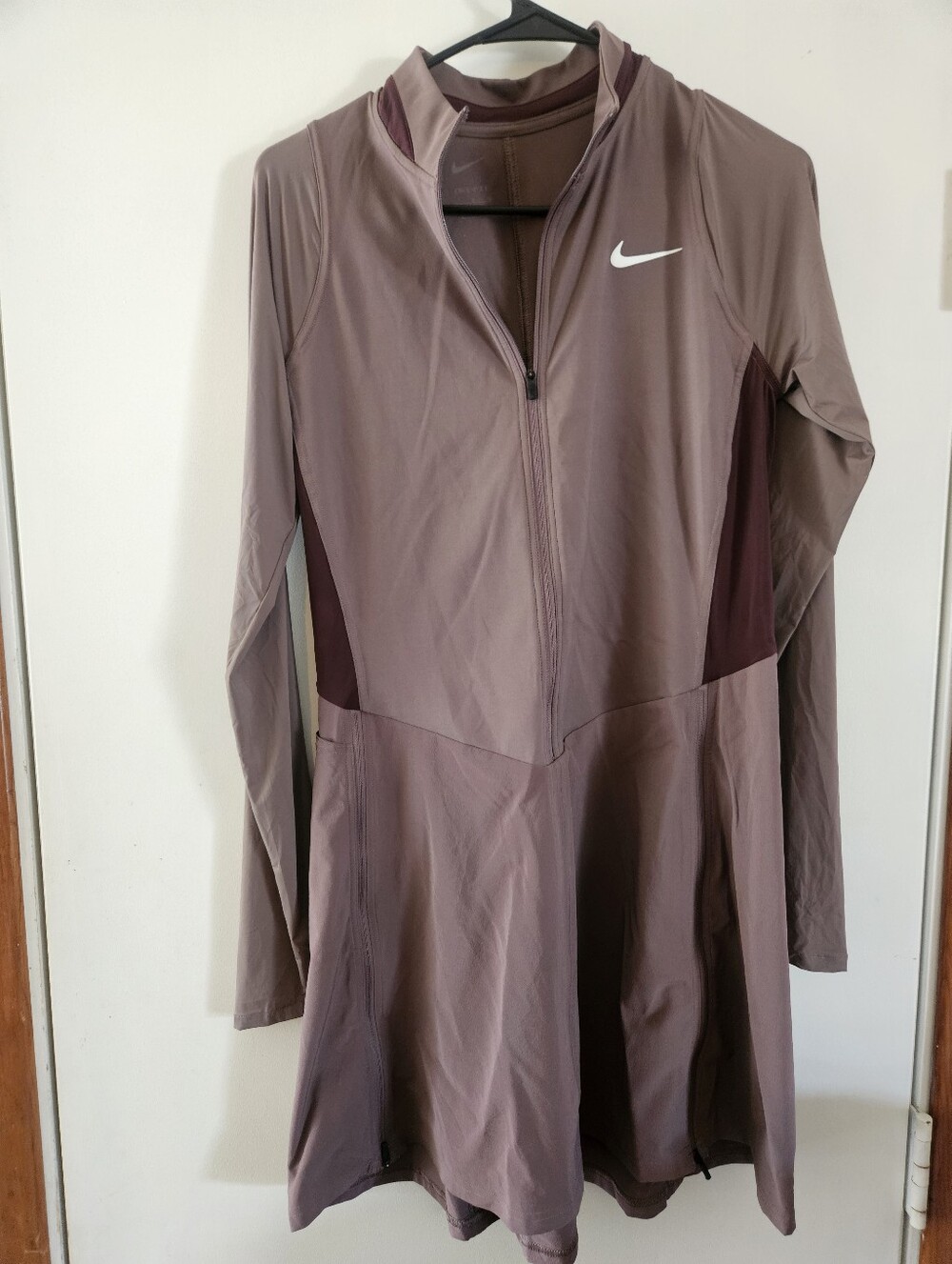 Nike Women's Large Dri-Fit Tour Long Sleeve Golf Tennis Hiking…